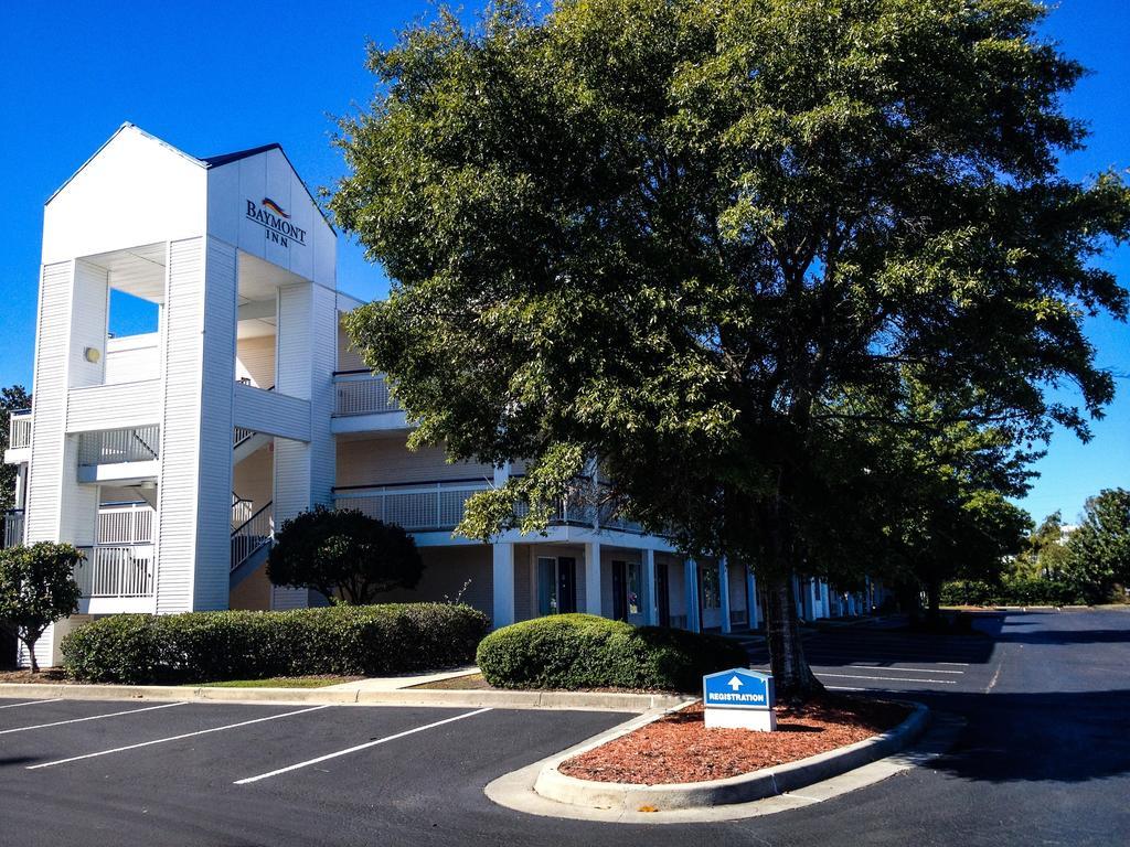 Baymont By Wyndham Wilmington Hotel Exterior foto