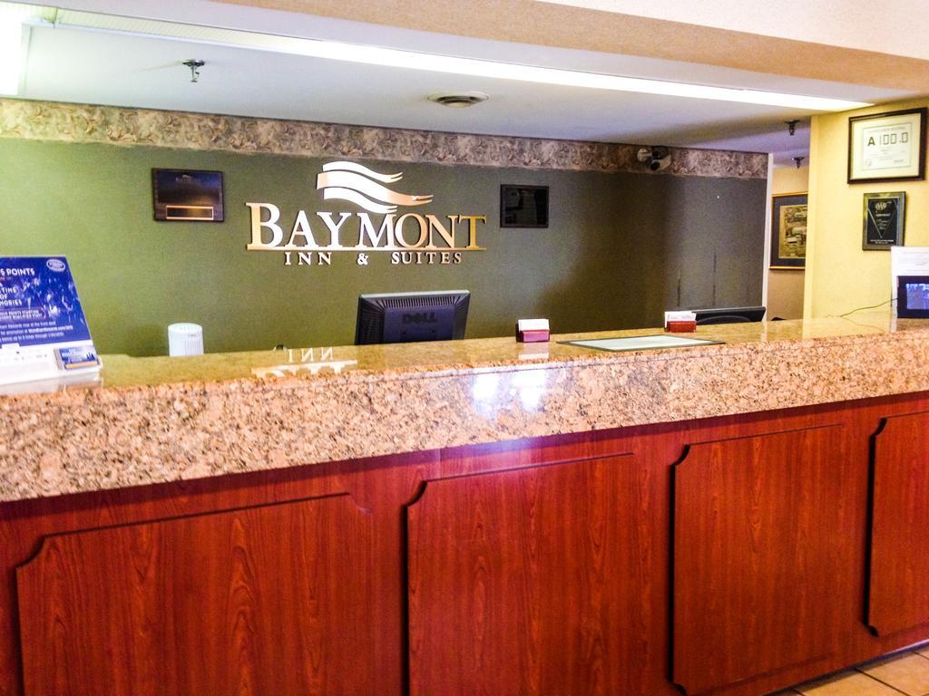 Baymont By Wyndham Wilmington Hotel Exterior foto