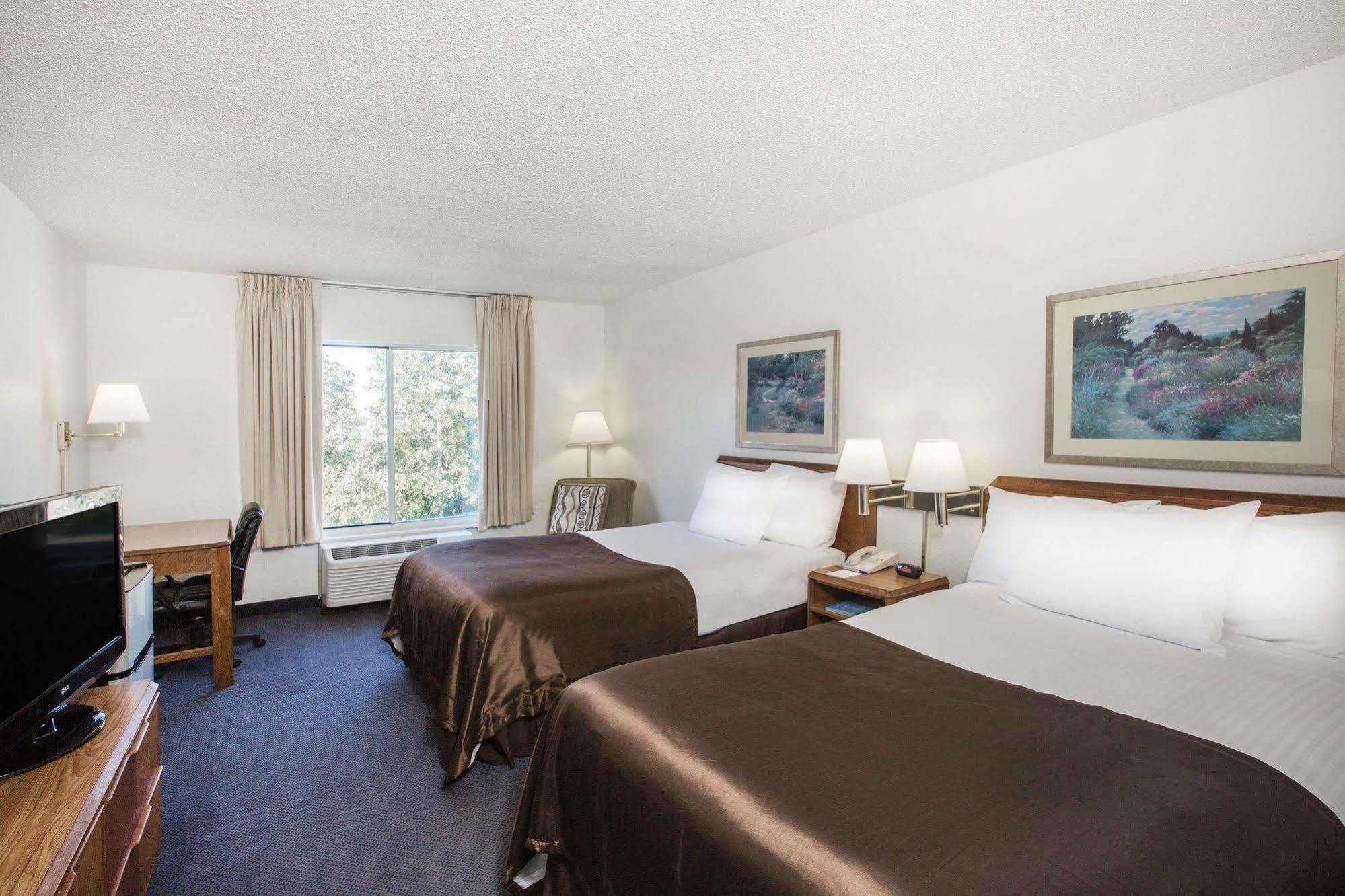 Baymont By Wyndham Wilmington Hotel Exterior foto