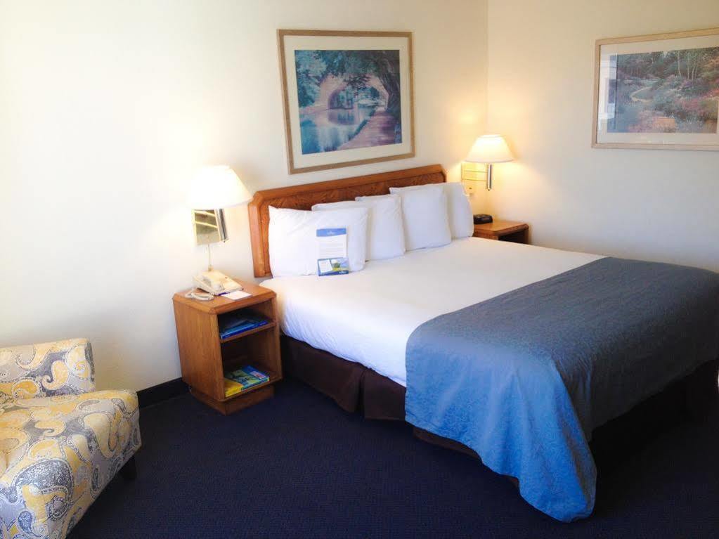 Baymont By Wyndham Wilmington Hotel Exterior foto