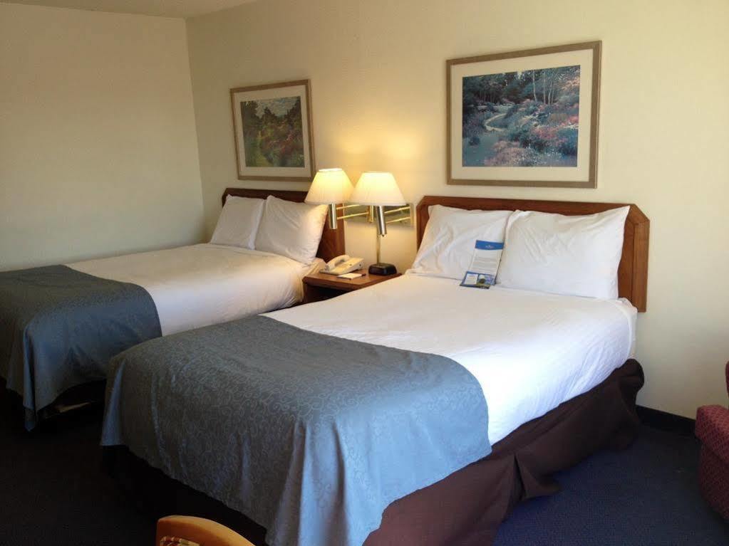 Baymont By Wyndham Wilmington Hotel Exterior foto